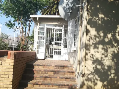 3 Bedroom House To Rent in Johannesburg - img
