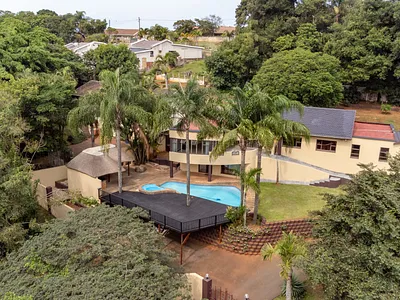5 Bedroom House For Sale in Amanzimtoti - WRcB.webp