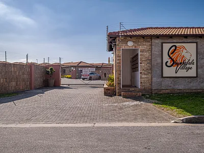 2 Bedroom Townhouse To Rent in Port Elizabeth - pWtt.webp