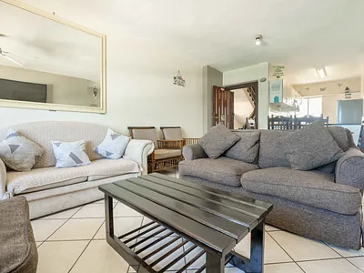 2 Bedroom Apartment For Sale in Amanzimtoti - Uya0.webp
