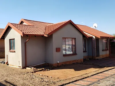 3 Bedroom House For Sale in Rustenburg - ZSla.webp