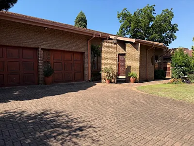 4 Bedroom House For Sale in Vanderbijlpark - XH1l.webp