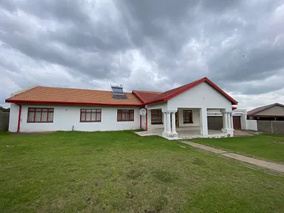 4 Bedroom House For Sale in Kriel - rRnG.webp
