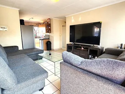 3 Bedroom House For Sale in Clayville, Midrand - U6Mi.webp