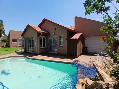 4 Bedroom House For Sale in Boksburg - TcYN.webp