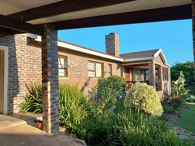 4 Bedroom House To Rent in Jeffreys Bay - BuRv.webp