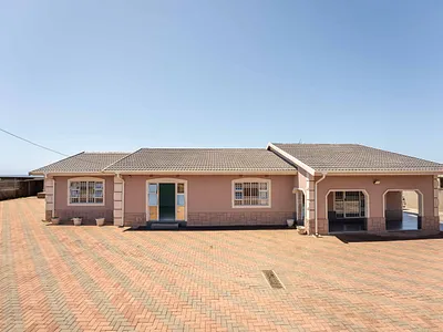 5 Bedroom House For Sale in Umbumbulu - img