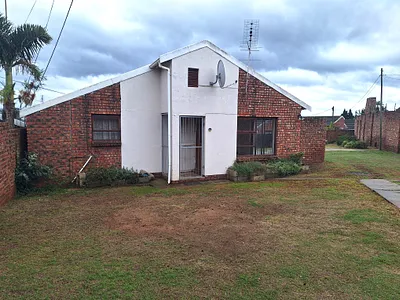 3 Bedroom House To Rent in Uitenhage - cOeW.webp