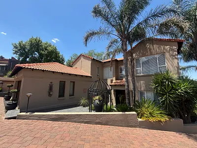 3 Bedroom House For Sale in Witbank - zsF3.webp