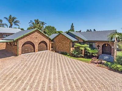 3 Bedroom House For Sale in Krugersdorp - slCl.webp