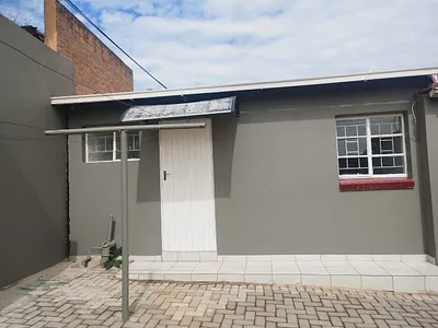 1 Bedroom Apartment To Rent in Johannesburg - img
