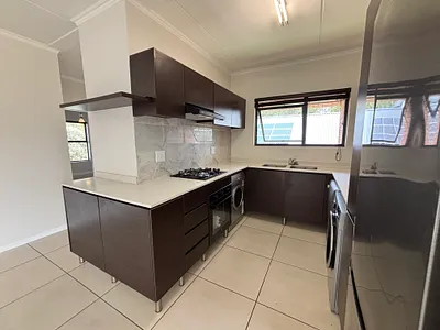 3 Bedroom Apartment For Sale in Midrand - qPJG.webp