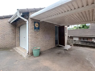 2 Bedroom Apartment For Sale in Umhlanga - UM0K.webp