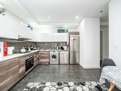 1 Bedroom Apartment For Sale in Bedfordview - W204.webp