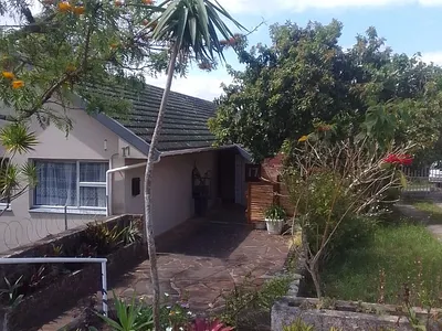 3 Bedroom House To Rent in East London - LiHa.webp