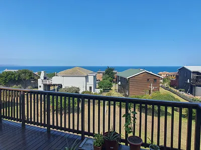 3 Bedroom House For Sale in Mossel Bay - 6PX0.webp