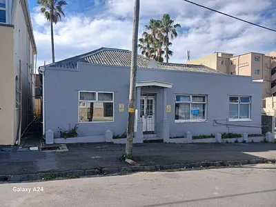 6 Bedroom House For Sale in East London - UTL8.webp