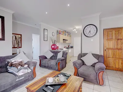 2 Bedroom Townhouse For Sale in Port Elizabeth - img