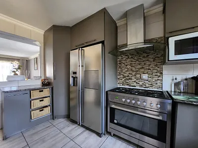 4 Bedroom House For Sale in Rustenburg - iFPL.webp
