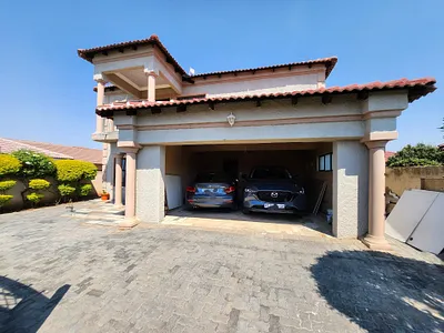 4 Bedroom House For Sale in Rustenburg - oTVq.webp