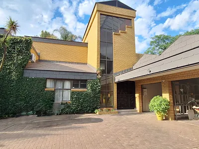 5 Bedroom House For Sale in Vanderbijlpark - MezH.webp