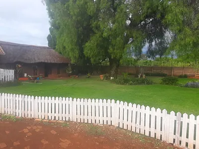 4 Bedroom House To Rent in Akasia - img