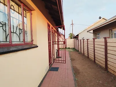 3 Bedroom House For Sale in Sebokeng - 9RNk.webp