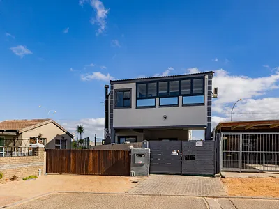 3 Bedroom House For Sale in Cape Town - f3p8.webp