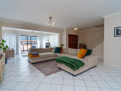 4 Bedroom House For Sale in Hout Bay - IHz2.webp