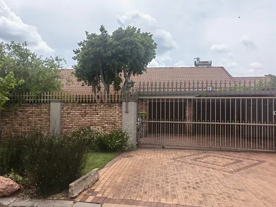 3 Bedroom House For Sale in Parys - img