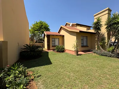 3 Bedroom House For Sale in Rustenburg - cRN5.webp