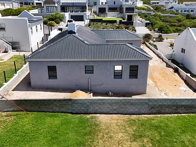 3 Bedroom House For Sale in Struisbaai - 0XO7.webp