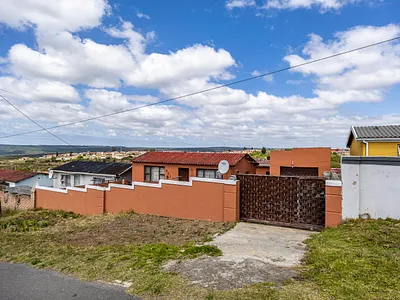 2 Bedroom House For Sale in East London - K5OD.webp