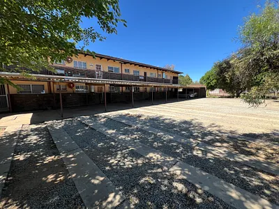 2 Bedroom Apartment For Sale in Klerksdorp - img