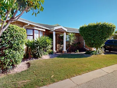 3 Bedroom Townhouse For Sale in Port Elizabeth - img