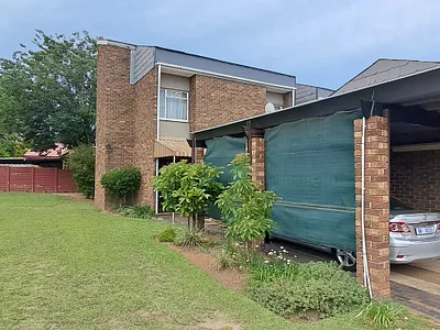 3 Bedroom Apartment For Sale in Newcastle - jlen.webp