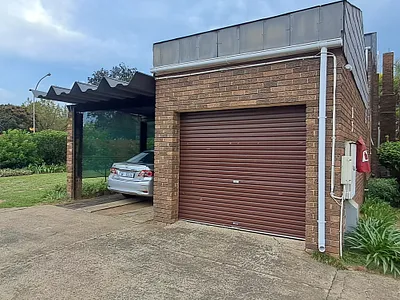 3 Bedroom Apartment For Sale in Newcastle - img