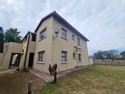 2 Bedroom Apartment For Sale in Rustenburg - UWD1.webp