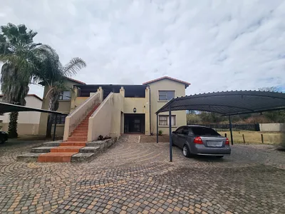 2 Bedroom Apartment For Sale in Rustenburg - Z2UQ.webp