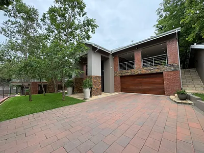 6 Bedroom House For Sale in Rustenburg - ZesK.webp