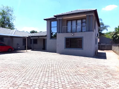 4 Bedroom House To Rent in Rustenburg - img