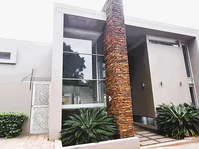 4 Bedroom House For Sale in Bedfordview - VNes.webp