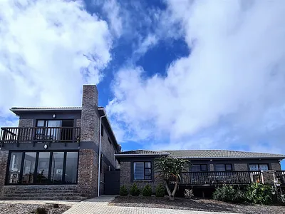 5 Bedroom House For Sale in Mossel Bay - FUra.webp