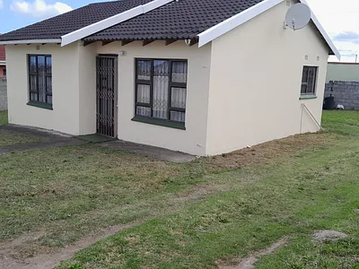 2 Bedroom House For Sale in East London - 6FFS.webp