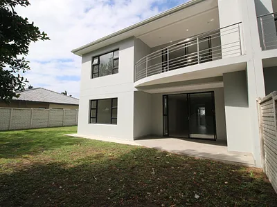 3 Bedroom Townhouse For Sale in East London - KDnz.webp