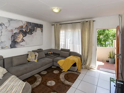 2 Bedroom Apartment For Sale in Edenvale - Gl1c.webp