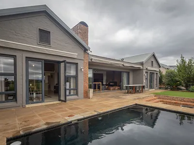 4 Bedroom House For Sale in Hartbeespoort - img