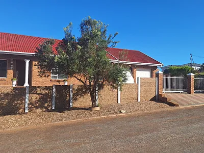 3 Bedroom House For Sale in Stilbaai - Lxaf.webp