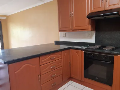 4 Bedroom Townhouse To Rent in Amanzimtoti - 0cBH.webp