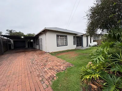 3 Bedroom House For Sale in Germiston - UIfJ.webp